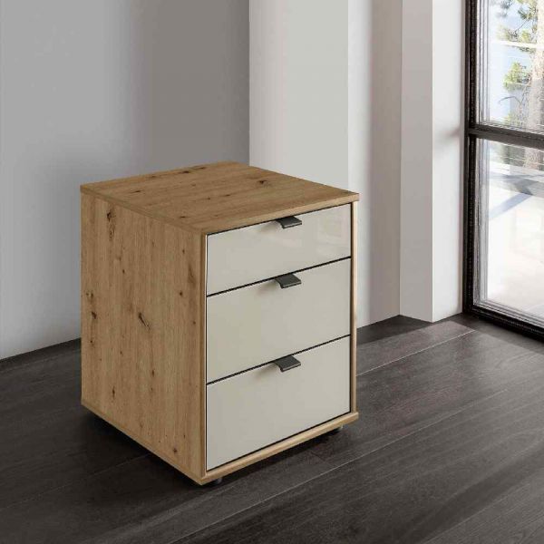 Wiemann Quito Bianco Oak With Champagne Glass Bedside